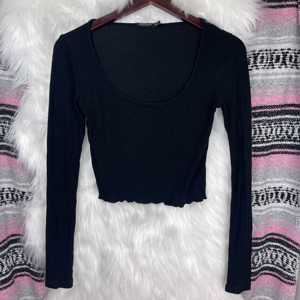 Stradivarius • Ribbed Long Sleeve Crop • Black • S